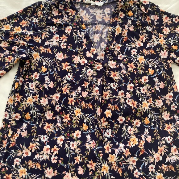 Women’s blouse/top - Picture 3 of 5